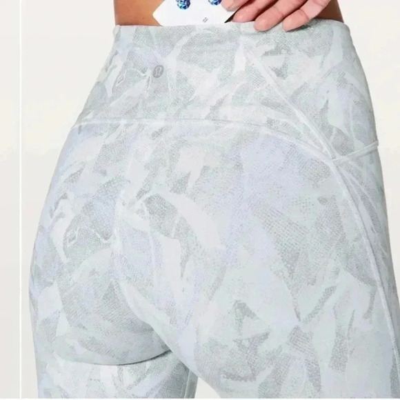 Lululemon Train Times 7/8 Pant *25" size 10 - Picture 2 of 4